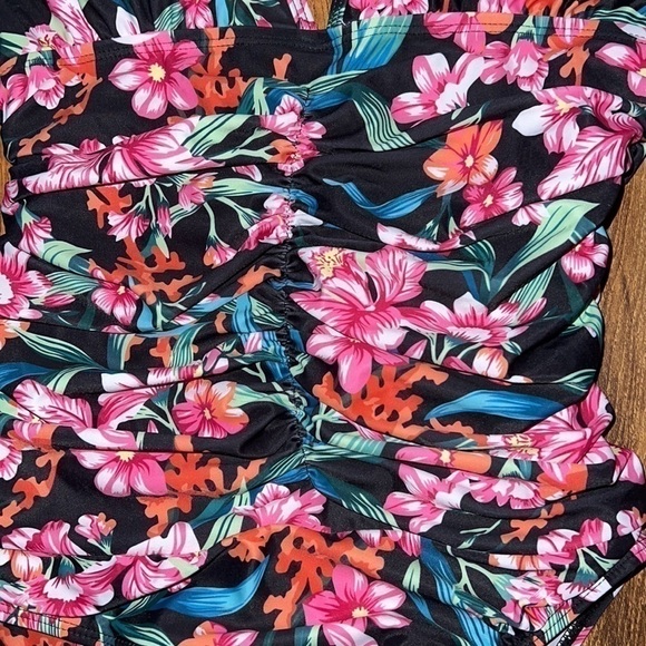 𝅺one Piece Floral Bathing Suit Size 6(small) - Picture 2 of 3